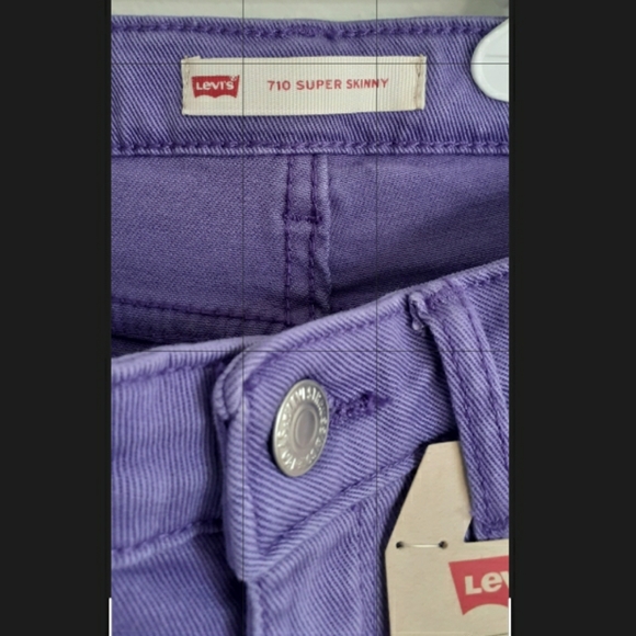 (SOLD) Levi's 710 distressed purple super skinny jeans with adjustable waist - Picture 4 of 10